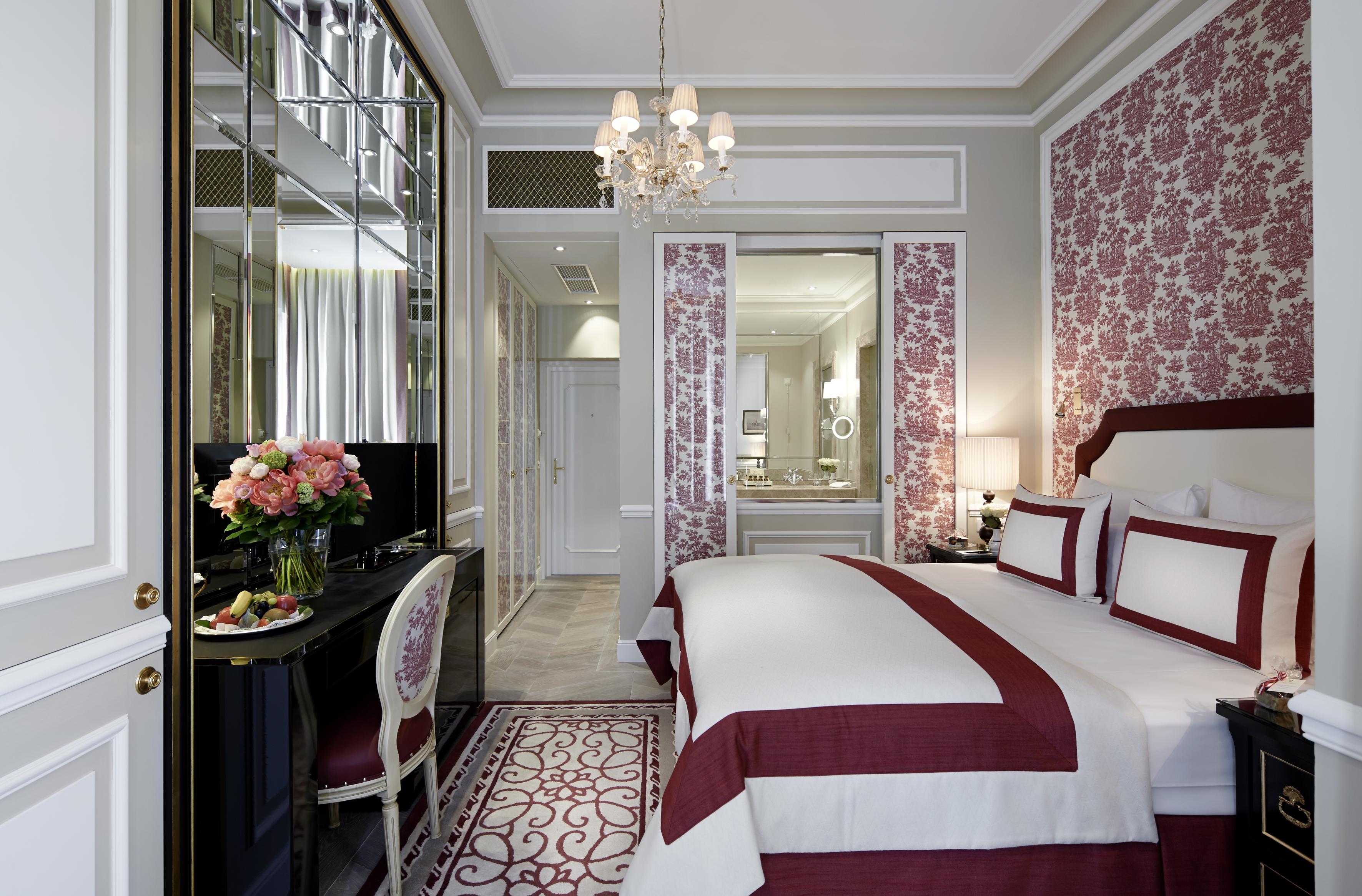 Hotel Sacher Salzburg Bagian luar foto A suite at the Mandarin Oriental, Paris