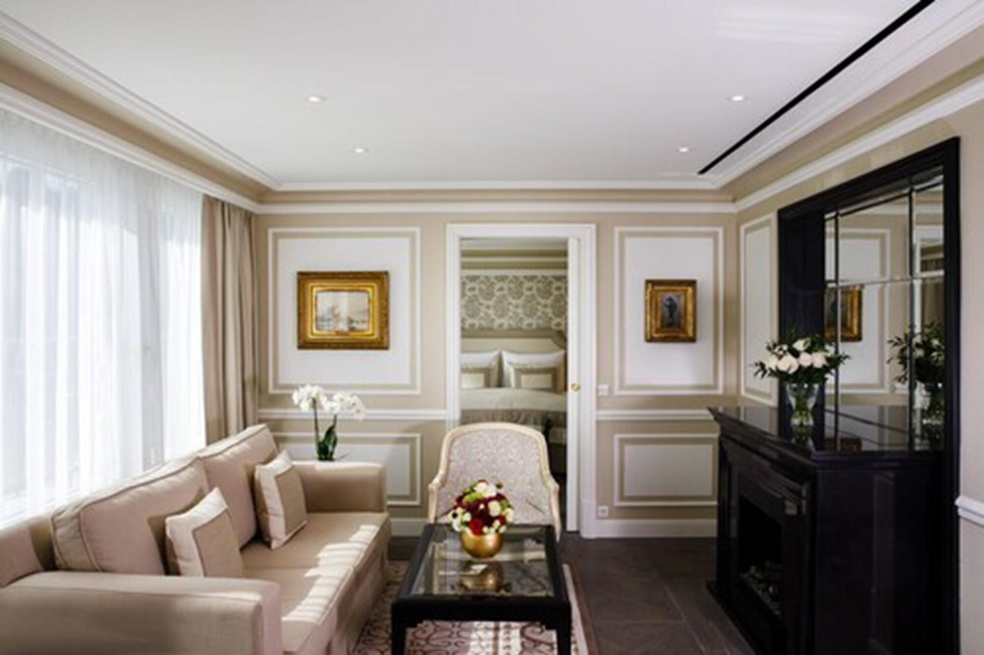 Hotel Sacher Salzburg Bagian luar foto A suite at the Mandarin Oriental, Paris
