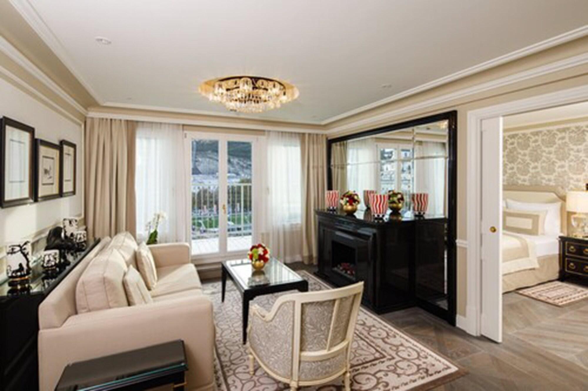 Hotel Sacher Salzburg Bagian luar foto A suite at the Mandarin Oriental, Munich