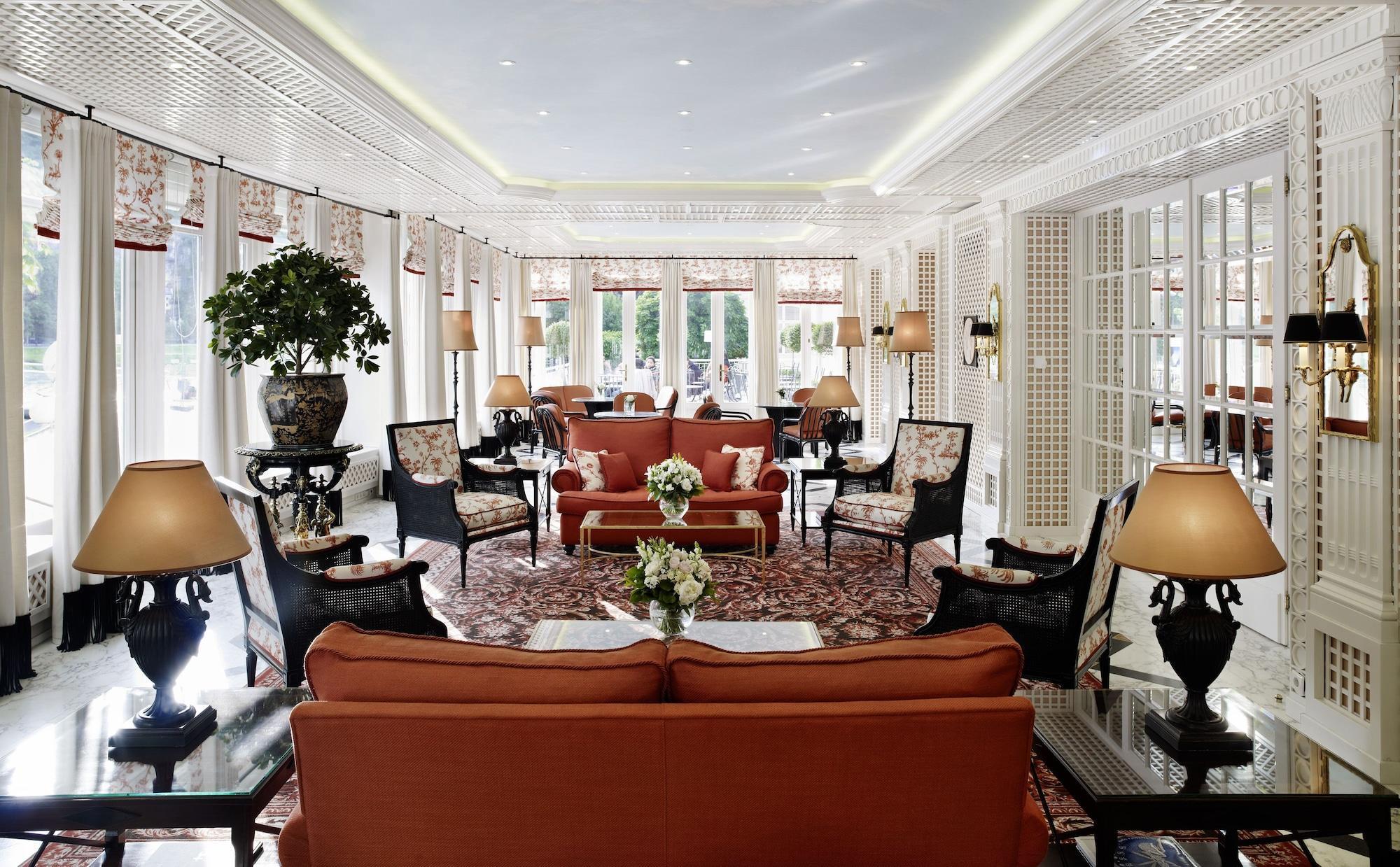 Hotel Sacher Salzburg Bagian luar foto The lobby of the hotel