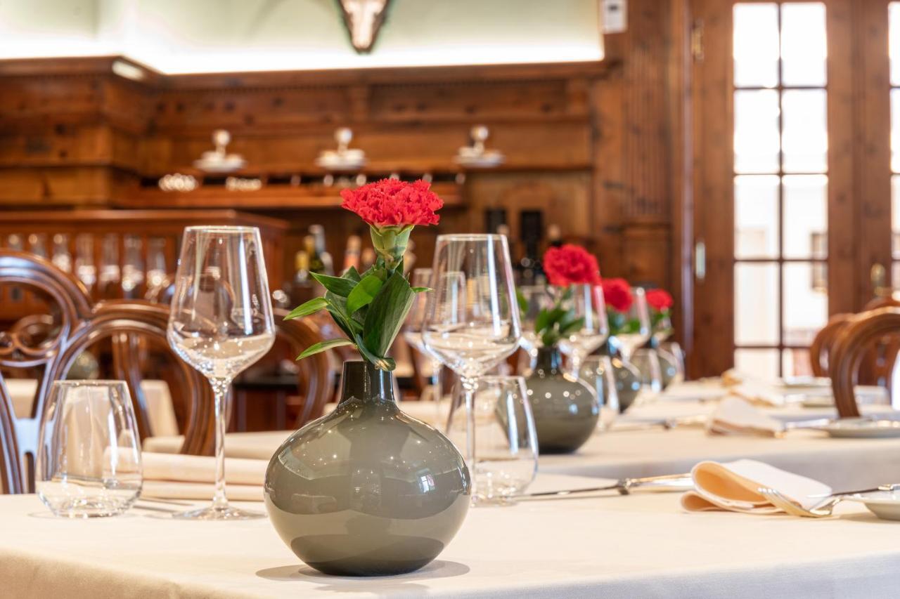 Hotel Sacher Salzburg Bagian luar foto Wine tasting at the Wine Museum